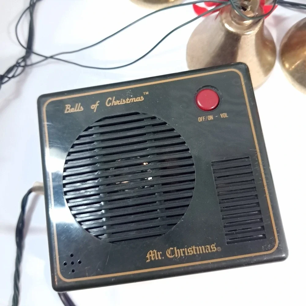 Mr Christmas BELLS OF CHRISTMAS 10 Lighted Musical Brass Bells 21 Carols 1992